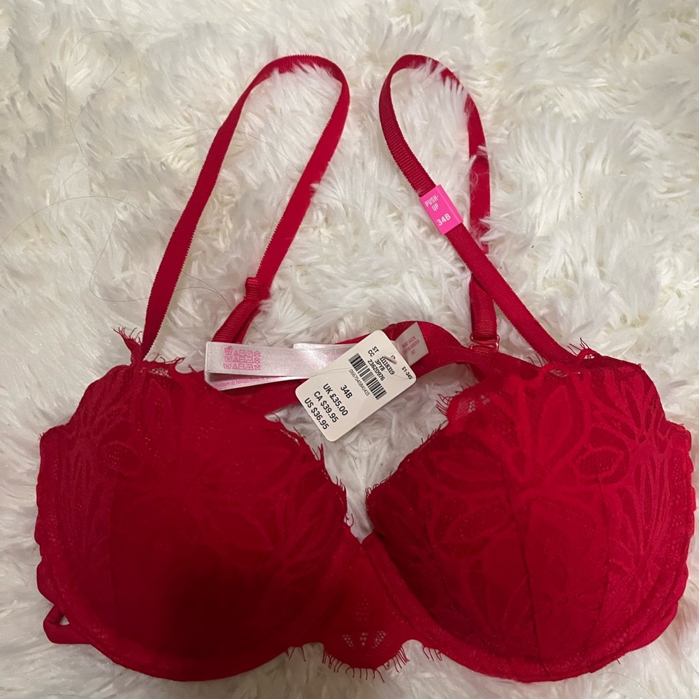 VS PINK Red Lace Push-Up Bra -